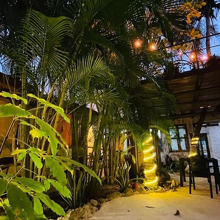 Hotel B&B - 5Th Avenue Playa del Carmen Zewnętrze zdjęcie The interior of the restaurant