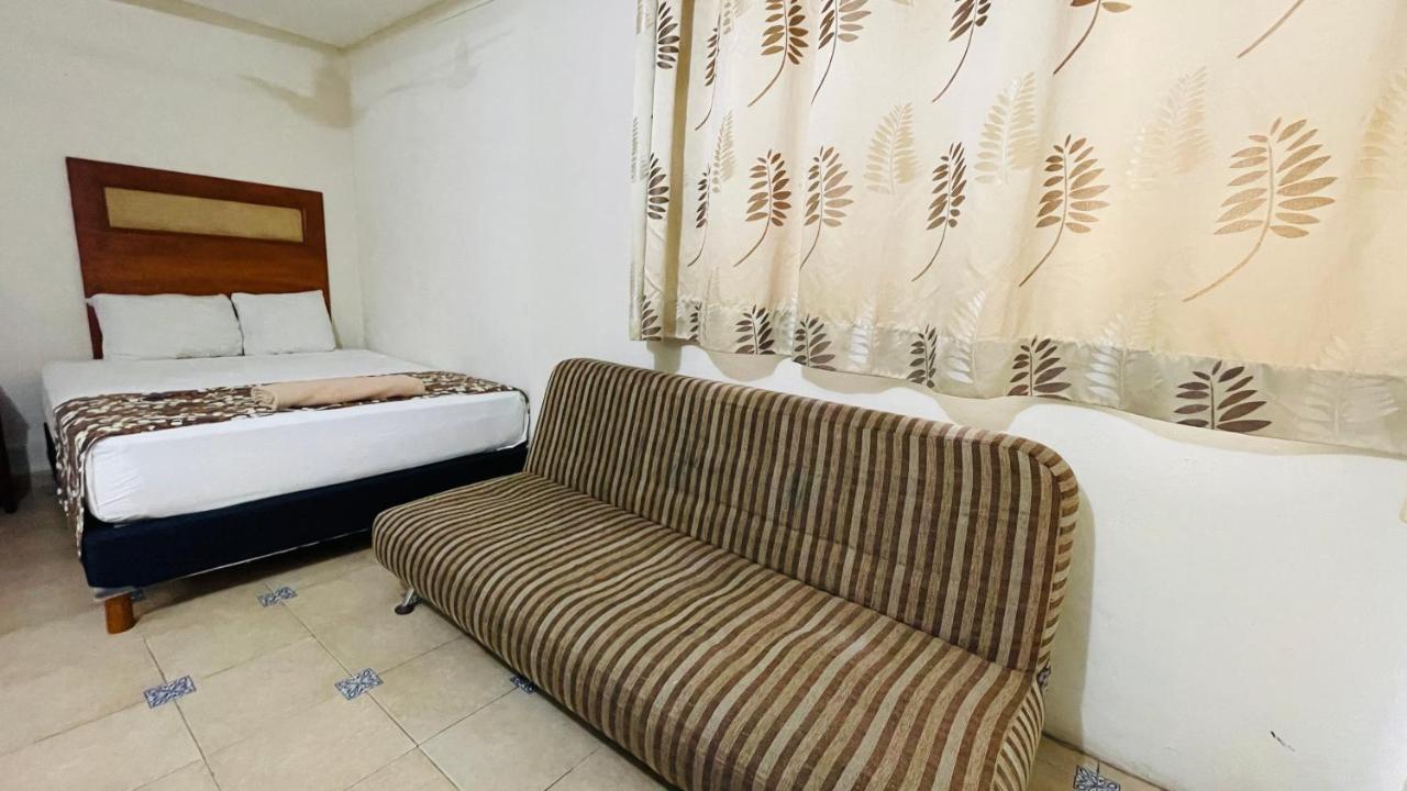 Hotel B&B - 5Th Avenue Playa del Carmen Zewnętrze zdjęcie A sofa bed