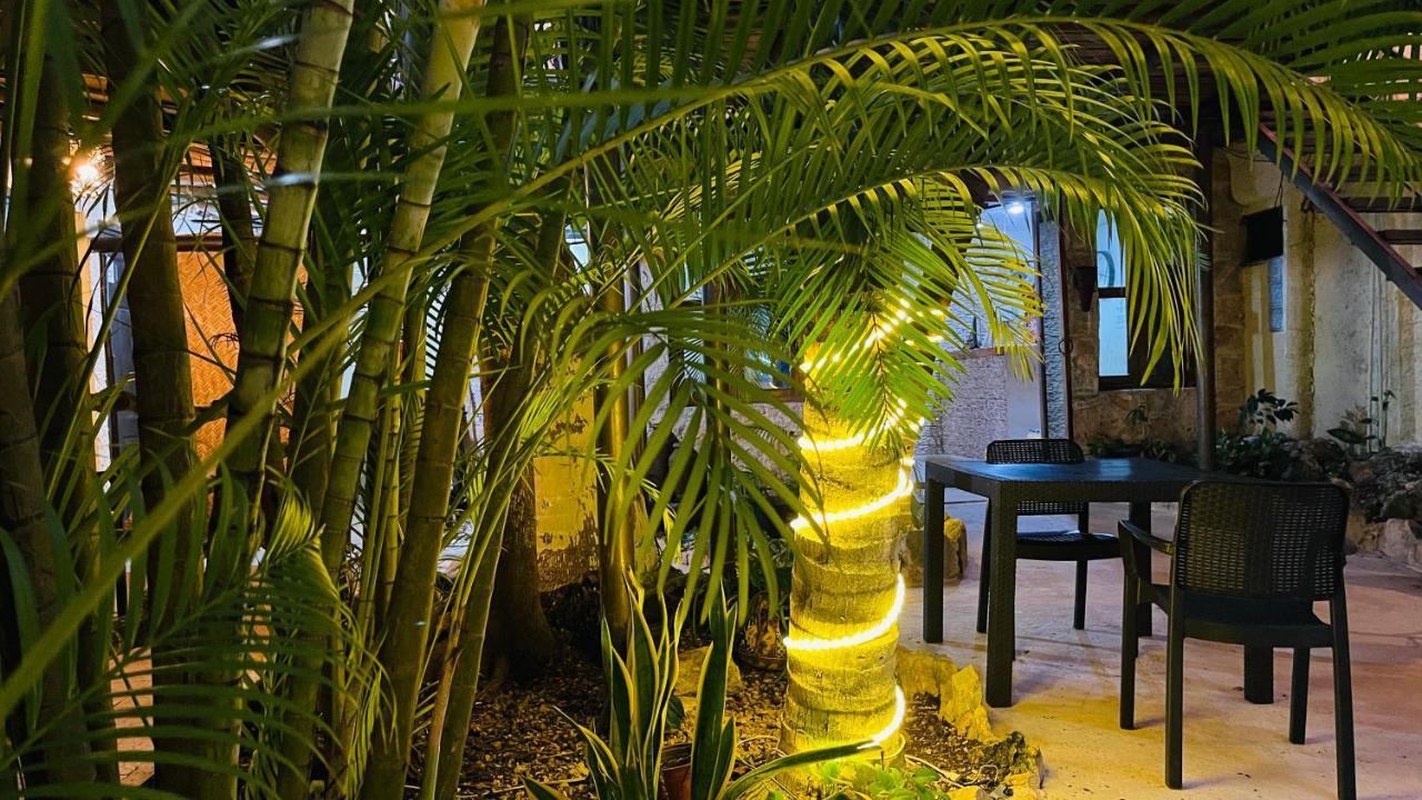 Hotel B&B - 5Th Avenue Playa del Carmen Zewnętrze zdjęcie Bamboo lighting