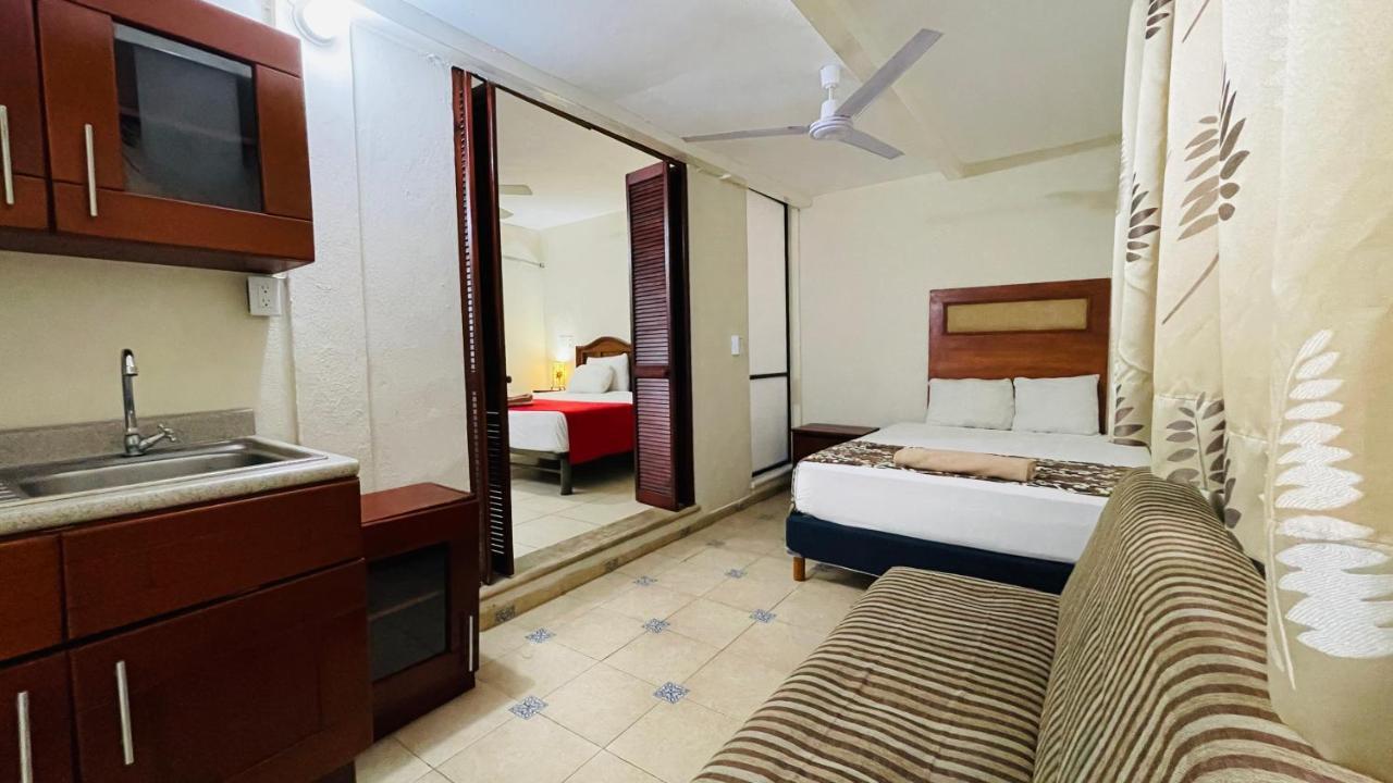 Hotel B&B - 5Th Avenue Playa del Carmen Zewnętrze zdjęcie A room at the hotel