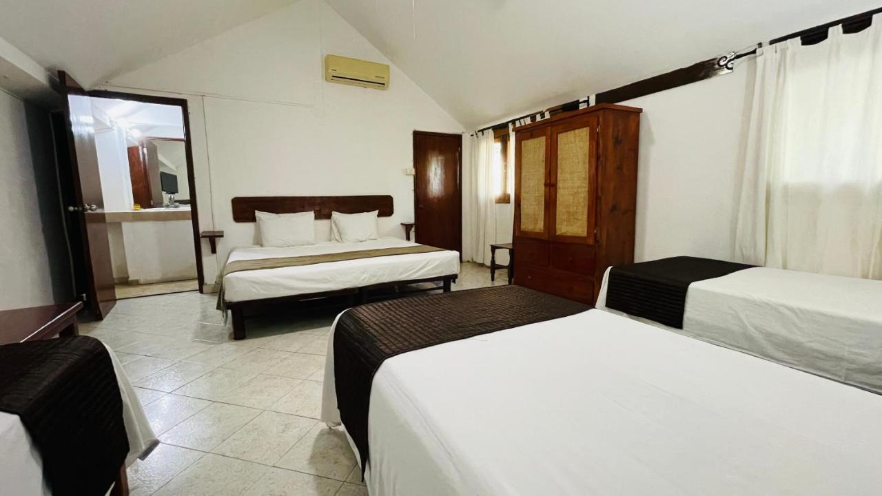Hotel B&B - 5Th Avenue Playa del Carmen Zewnętrze zdjęcie A room at the hotel